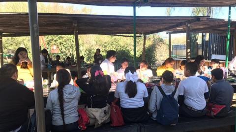 Receso con los contralorcitos de la escuela Álvaro Obregón, antes de ingresar al Ecozafarí